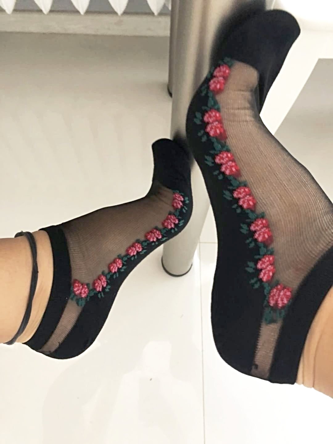 Small Red Roses Ankle Sheer Socks - Global Trendz Fashion®