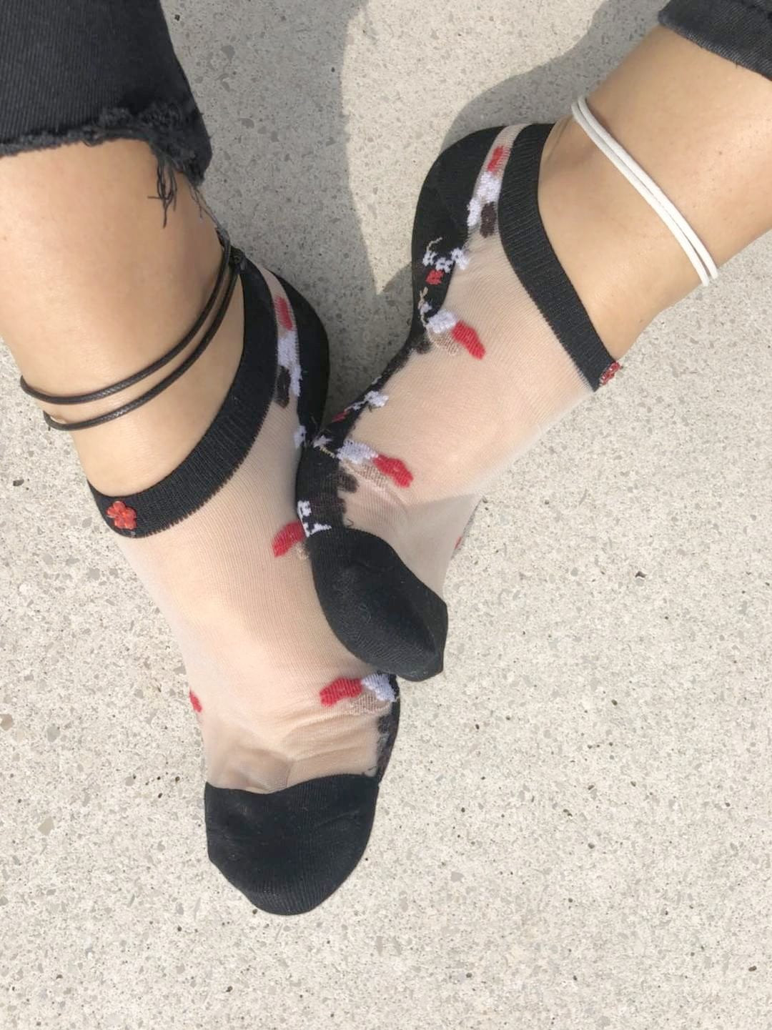 Red White Roses Ankle Sheer Socks - Global Trendz Fashion®
